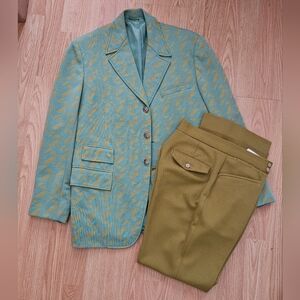 Vintage 1970s Womens Pantsuit. Herilela's. Size Small.